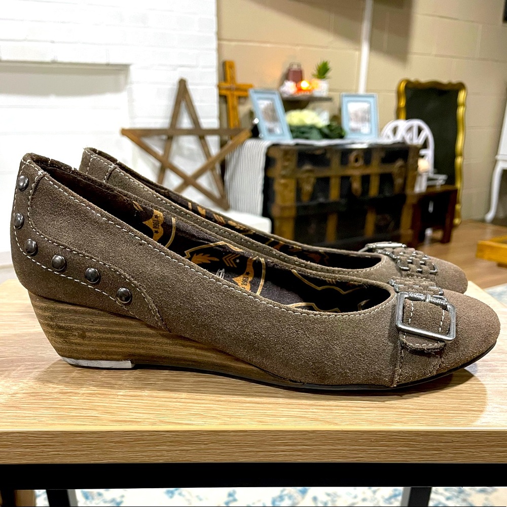 Dr. Scholls suede wedge